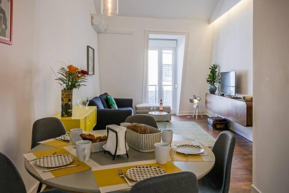 2 bedroom suites with AC next to Avenida da Liberdade Apartment in Lisbon