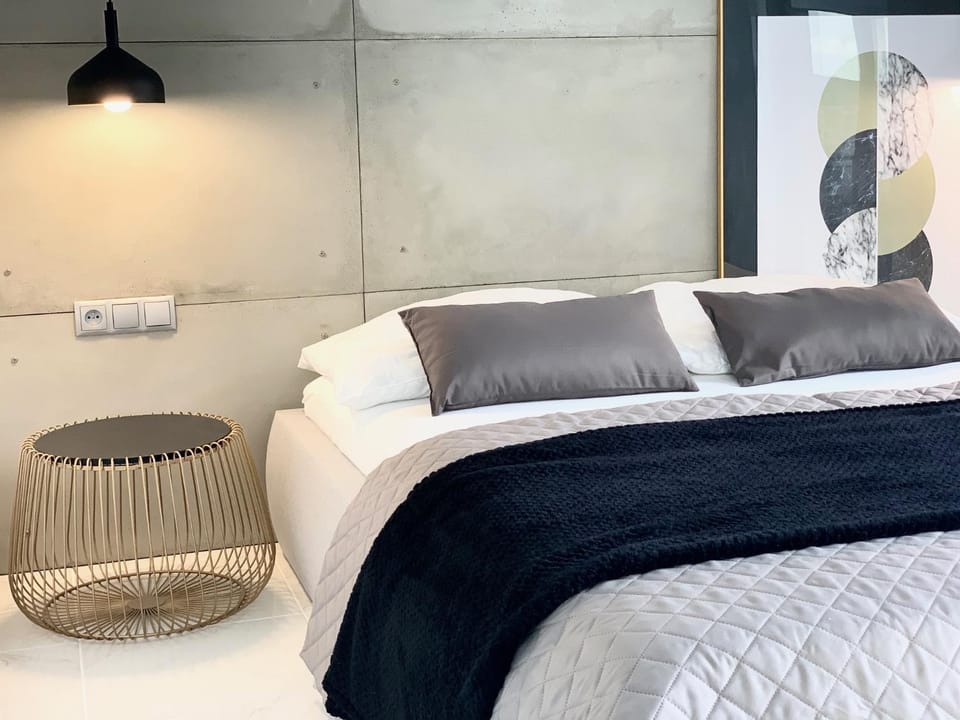 Bed, Other, Photo of the whole room, Decorative detail, Bedroom