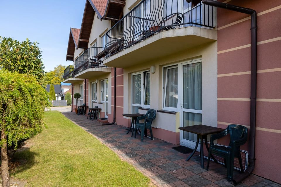 Property building, Balcony/Terrace, Garden view