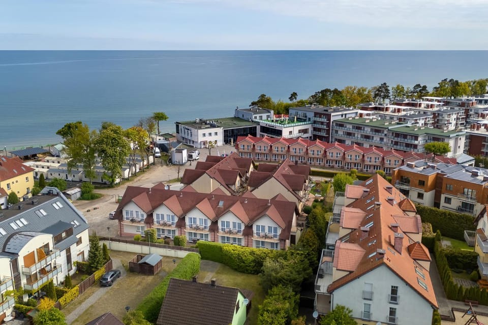 Property building, Bird's eye view, Sea view, Location