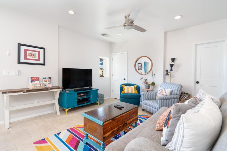 TV and multimedia, Living room, Seating area, furniture