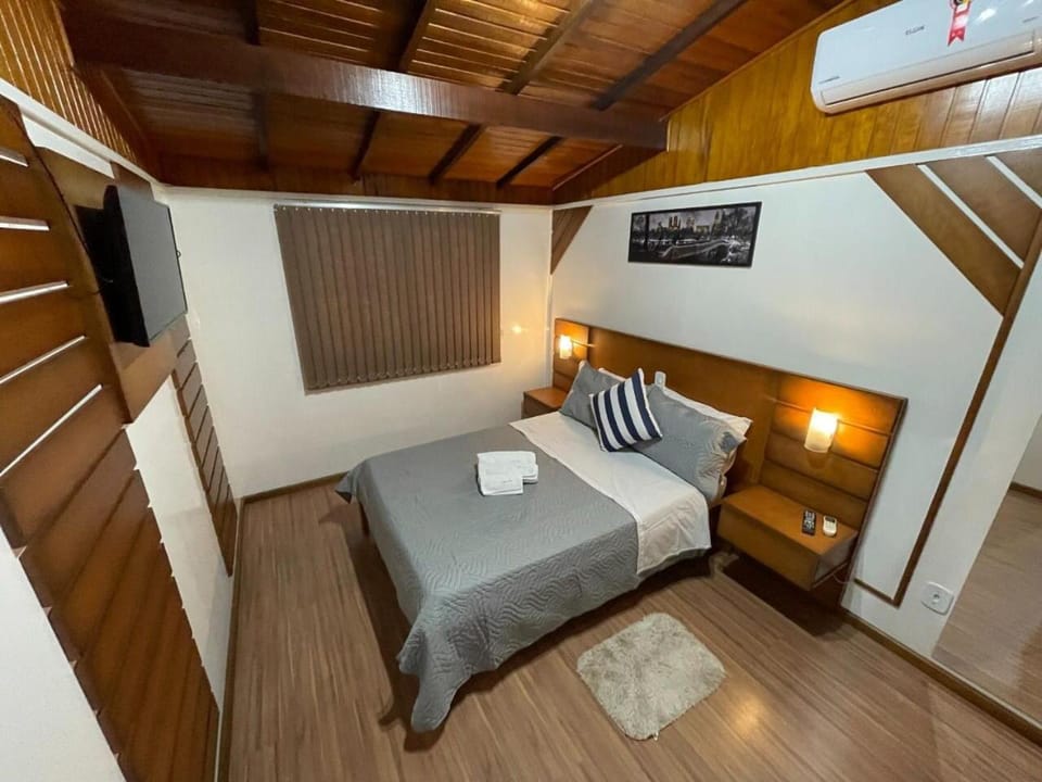 Bed, Bedroom, towels, air conditioner