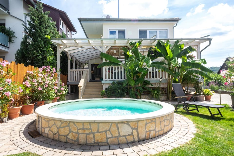Swimming pool, Swimming pool