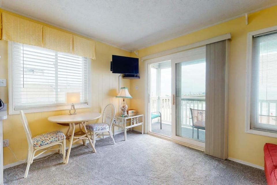 Beachfront Blessing House in Garden City