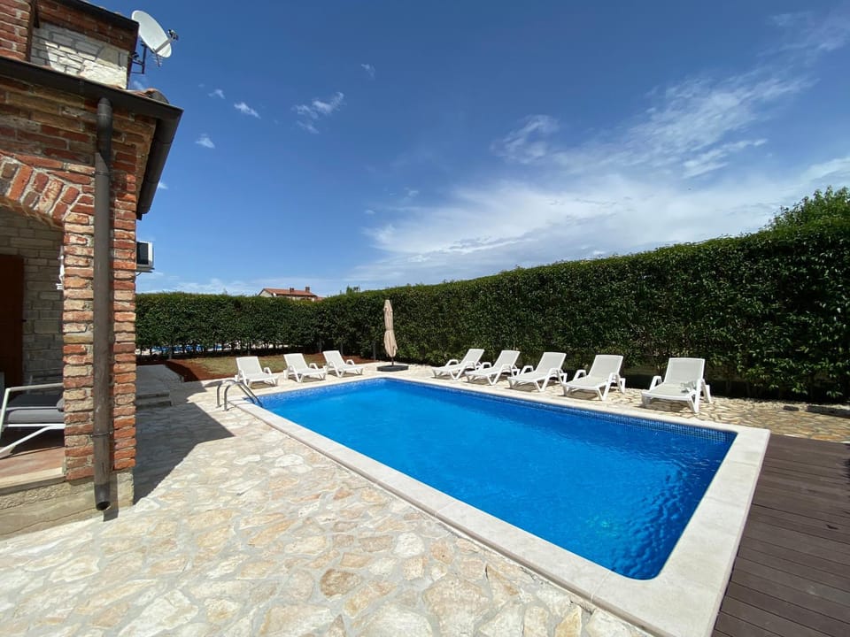 Paradise Villa Cassonni Istria 4 Stars House in Vodnjan