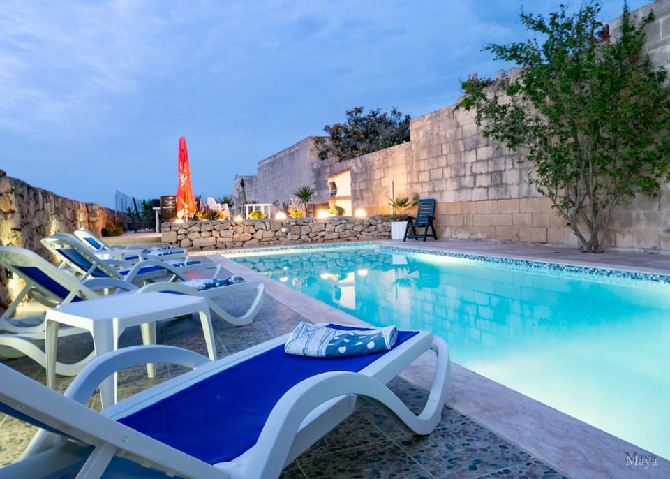 Balcony/Terrace, Swimming pool