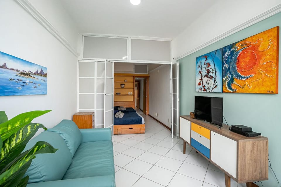 Communal lounge/ TV room, Living room, Dining area