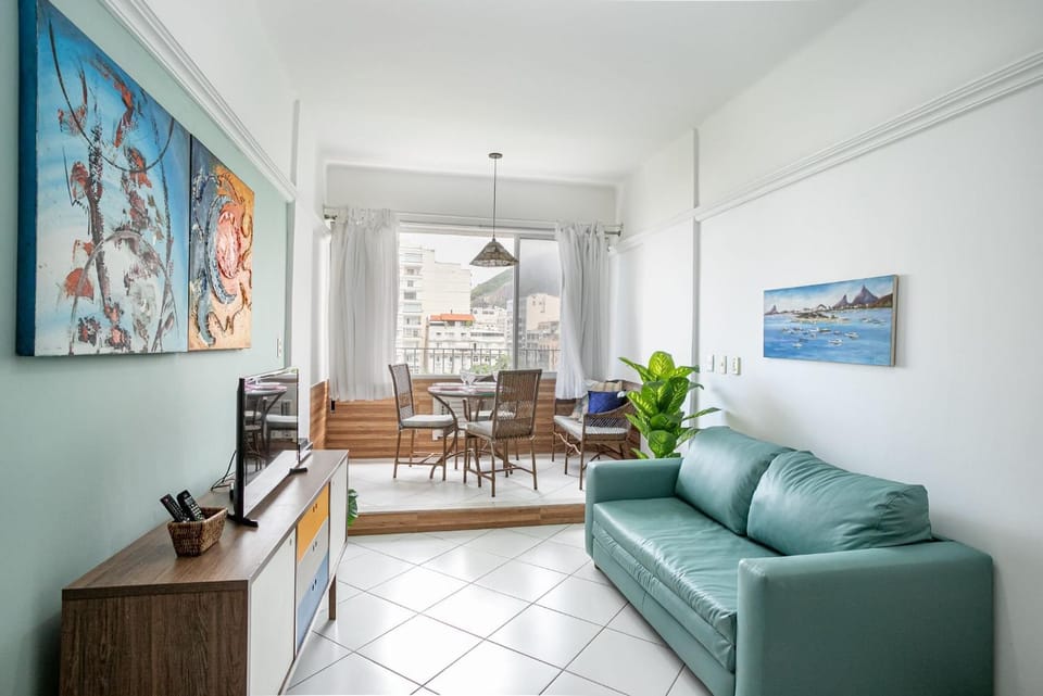 Communal lounge/ TV room, Living room, Dining area