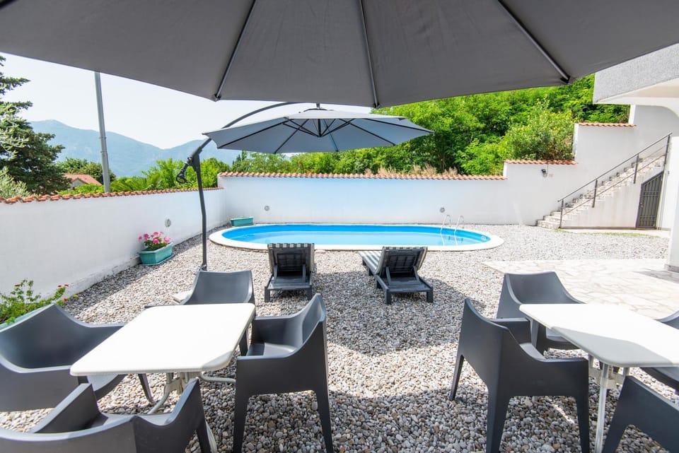 Balcony/Terrace, Swimming pool