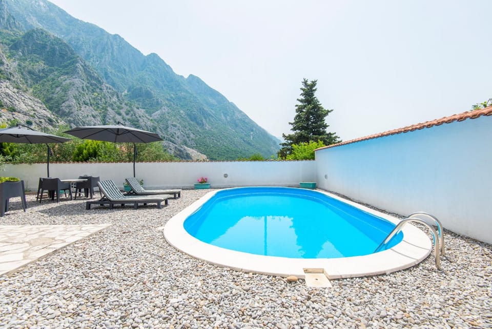 Pool view, Swimming pool