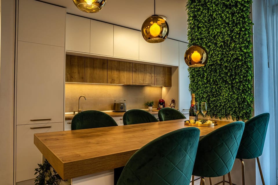 Coffee/tea facilities, Dining area, Food, kitchen, air conditioner