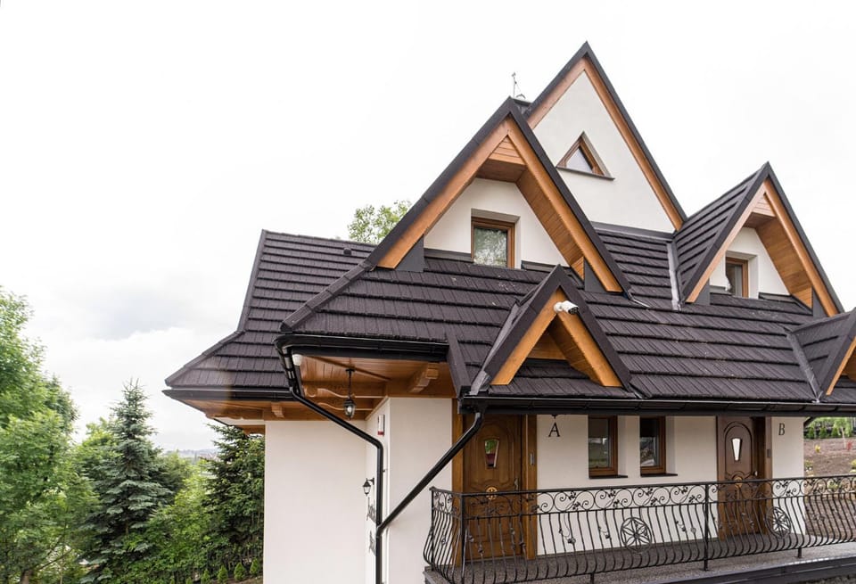 Property building, Facade/entrance, Off site, Garden view
