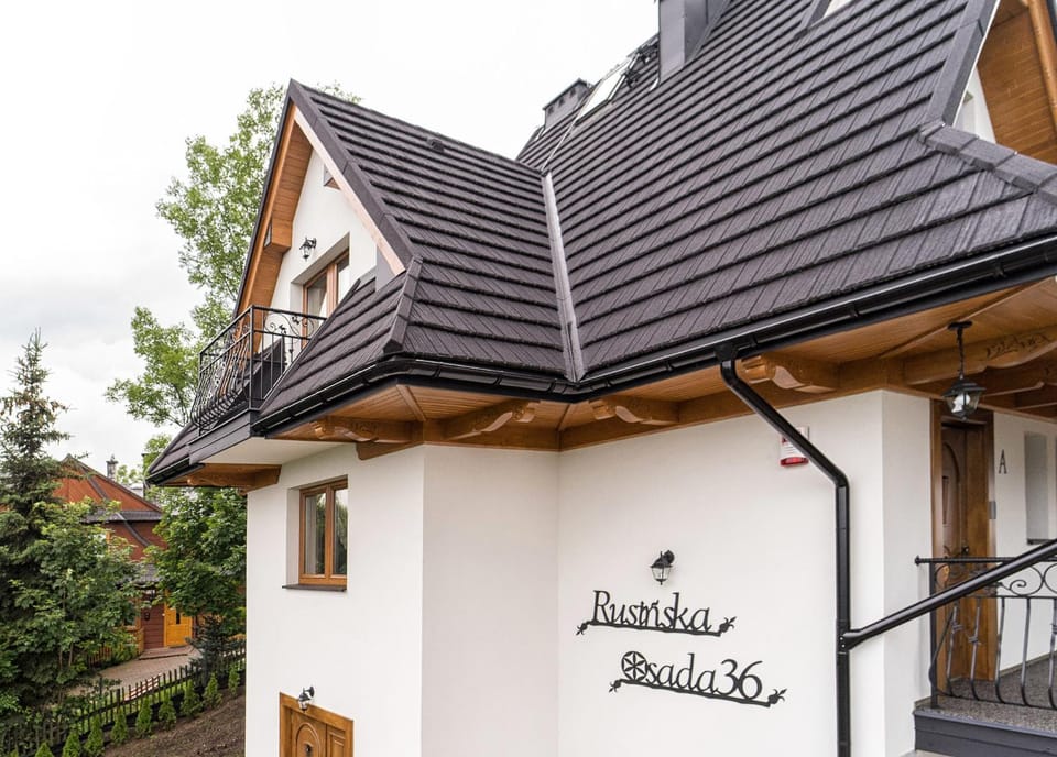 Property building, Facade/entrance, Property logo or sign
