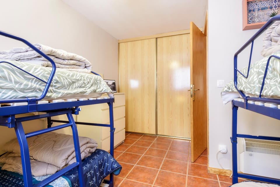 Bed, Bedroom, bunk bed