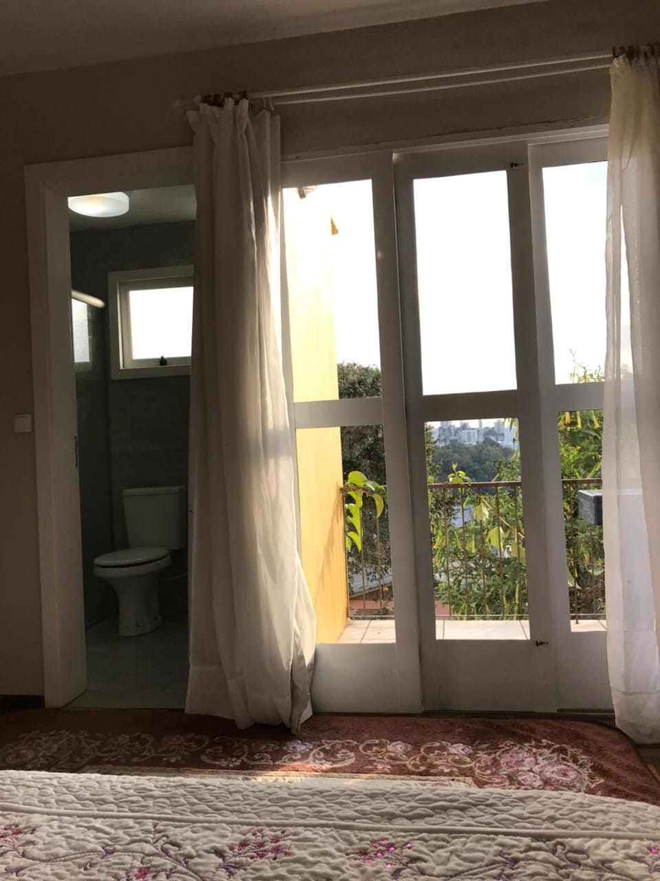Apê completo com suíte, sacada e garagem fechada Apartment in Bento Gonçalves