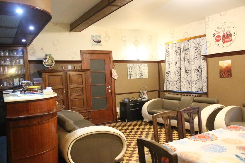TV and multimedia, Living room, Dining area