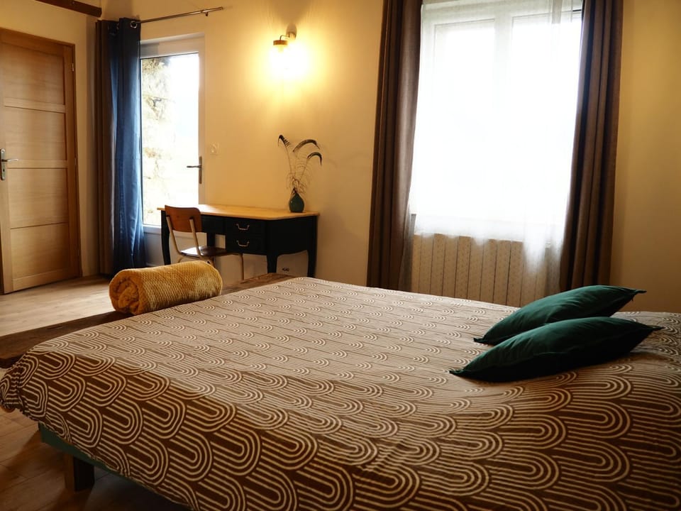 Bed, Bedroom