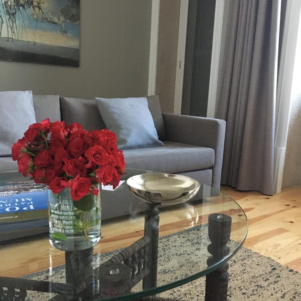 Decorative detail, Seating area