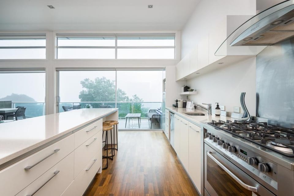 Kitchen or kitchenette, Dining area, dishwasher, stove