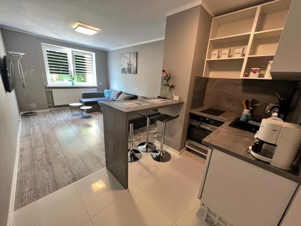 Kitchen or kitchenette, pet friendly, stove