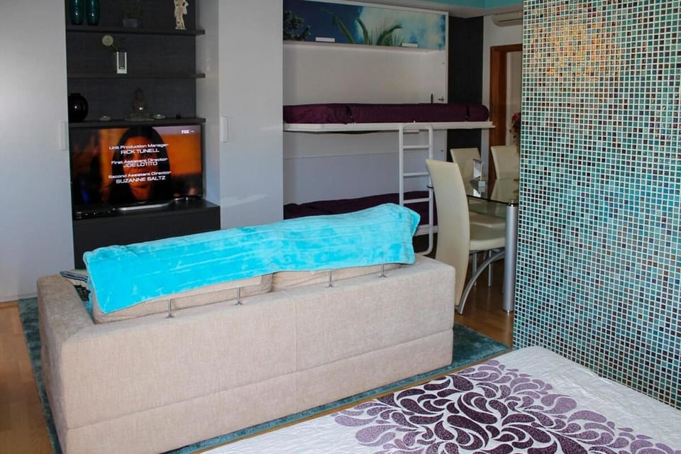 Communal lounge/ TV room, Living room