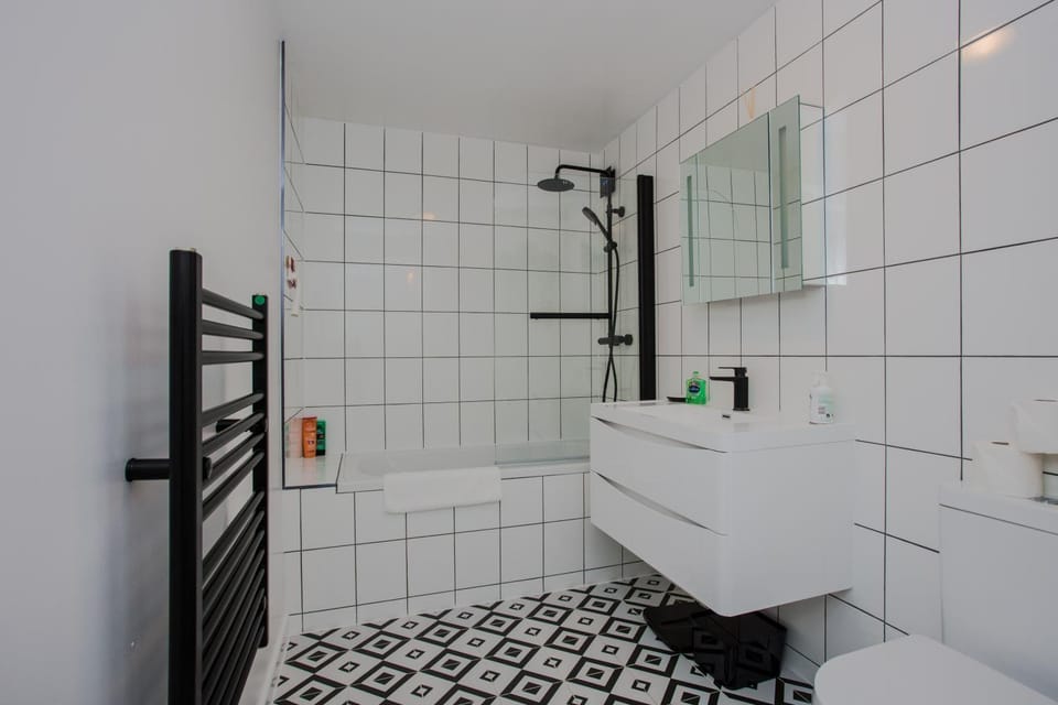 Cosy & Comfortable 2 Bedroom in HackneyShoreditch Apartment in London Borough of Hackney