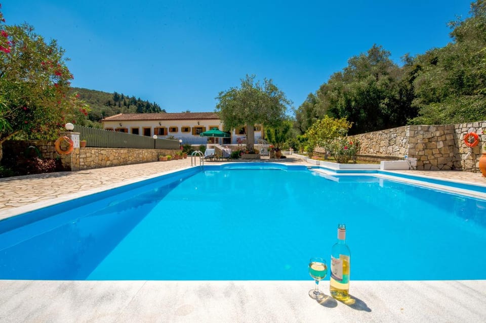 Property building, Natural landscape, Garden, Swimming pool, Drinks
