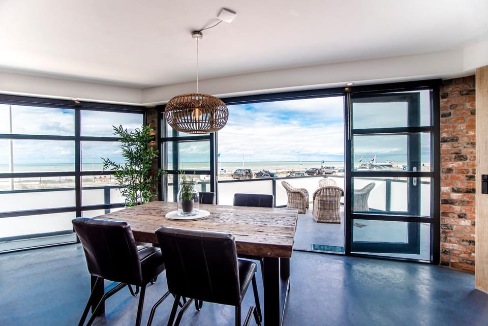 Balcony/Terrace, Dining area, Sea view, Street view