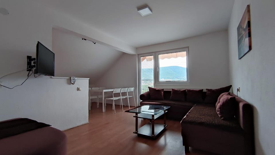 Living room, Seating area, Evening entertainment