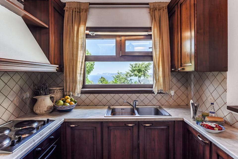 Kitchen or kitchenette, Breakfast