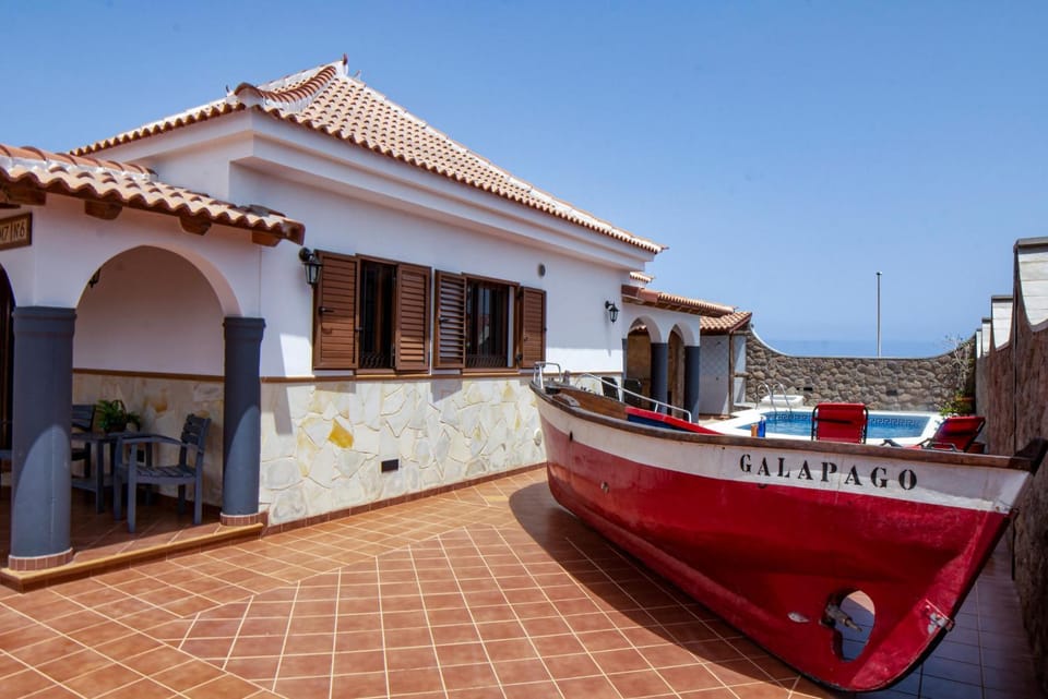 Patio, Balcony/Terrace, Lobby or reception, Swimming pool