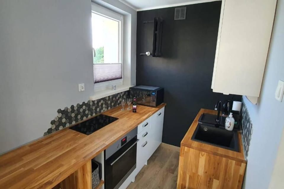 Kitchen or kitchenette, pet friendly, stove