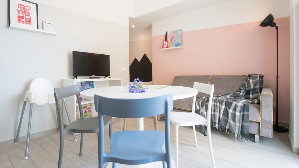 Balcony/Terrace, Kitchen or kitchenette, Living room, Dining area