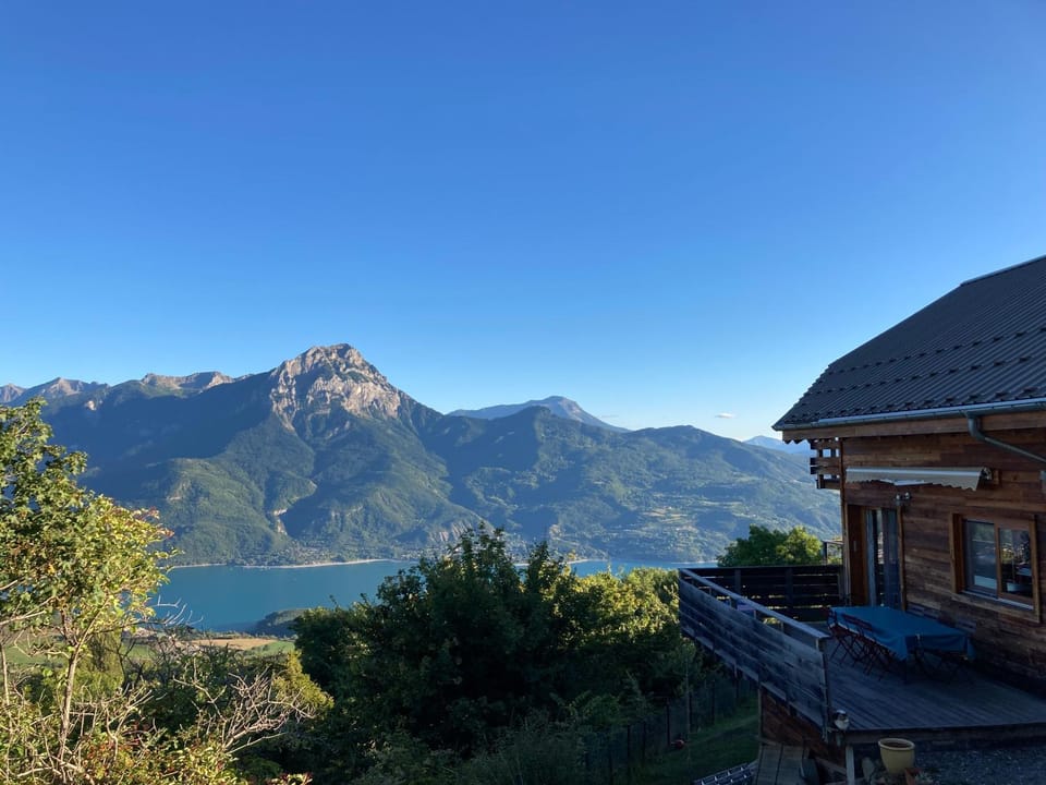 View (from property/room), Garden view, Lake view, Mountain view