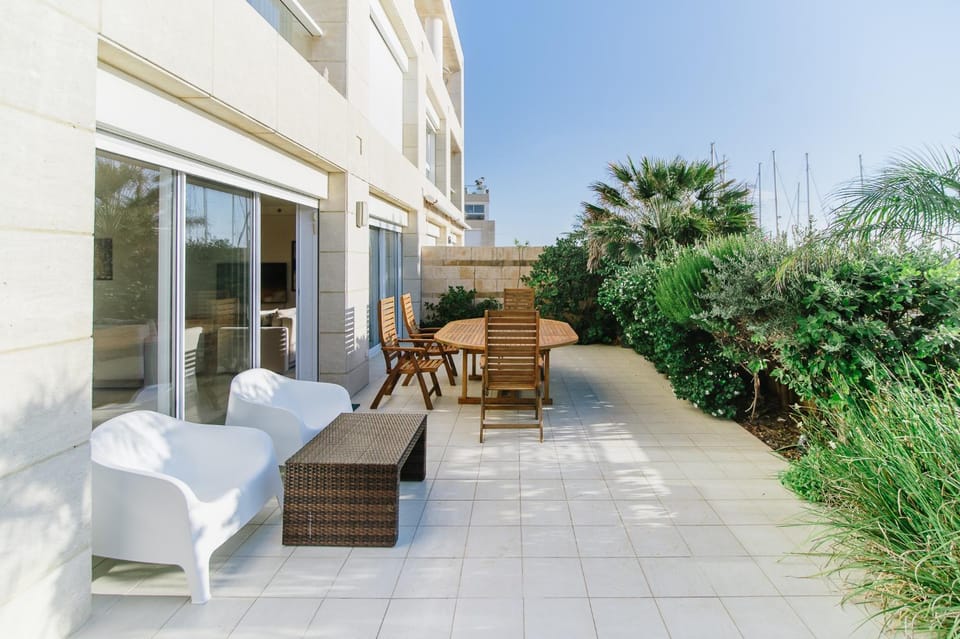 Patio, Balcony/Terrace