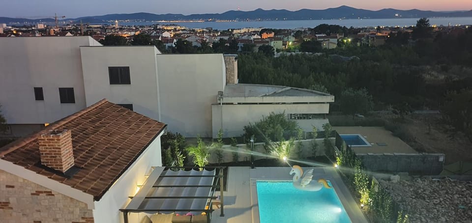 City view, Garden view, Landmark view, Pool view, Sea view