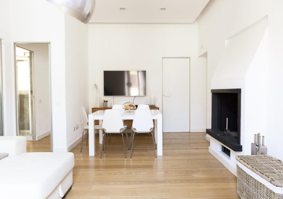 Communal lounge/ TV room