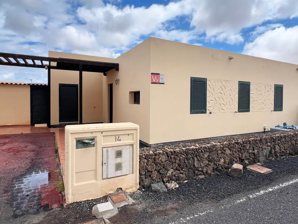 Anahi Homes Corralejo- Villa Dracacena 14 House in Maxorata