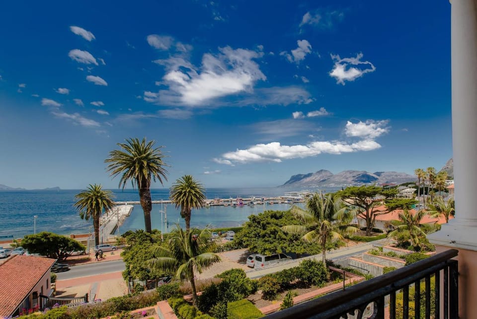 Mountain view, Sea view