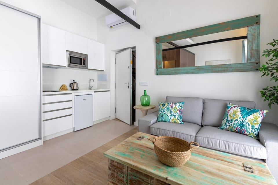 Kitchen or kitchenette, Living room