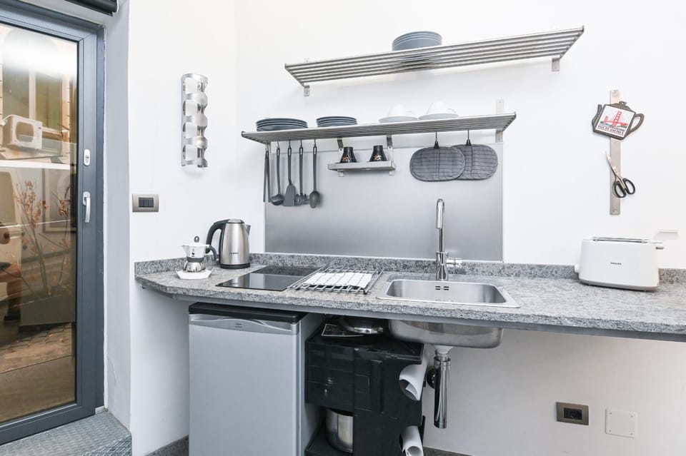 Kitchen or kitchenette, Other, stove, toaster