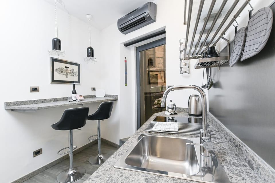 Kitchen or kitchenette, Other, Dining area, air conditioner