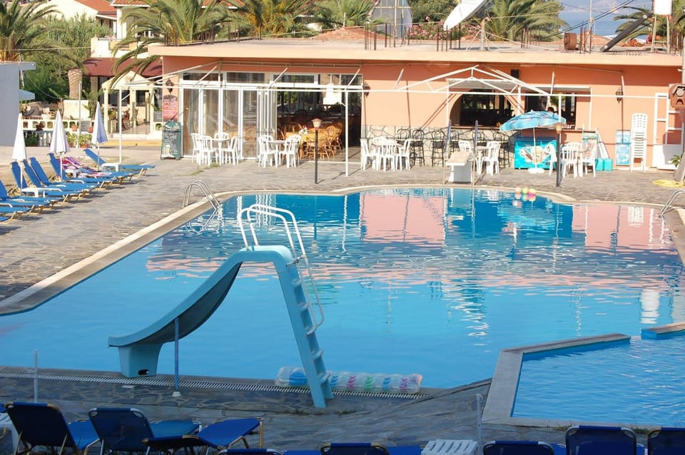 SILVER MOON HOTEL Apartment hotel in Corfu, Greece