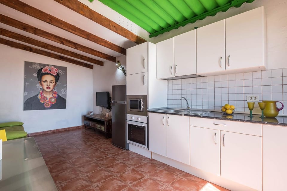Kitchen or kitchenette, Living room