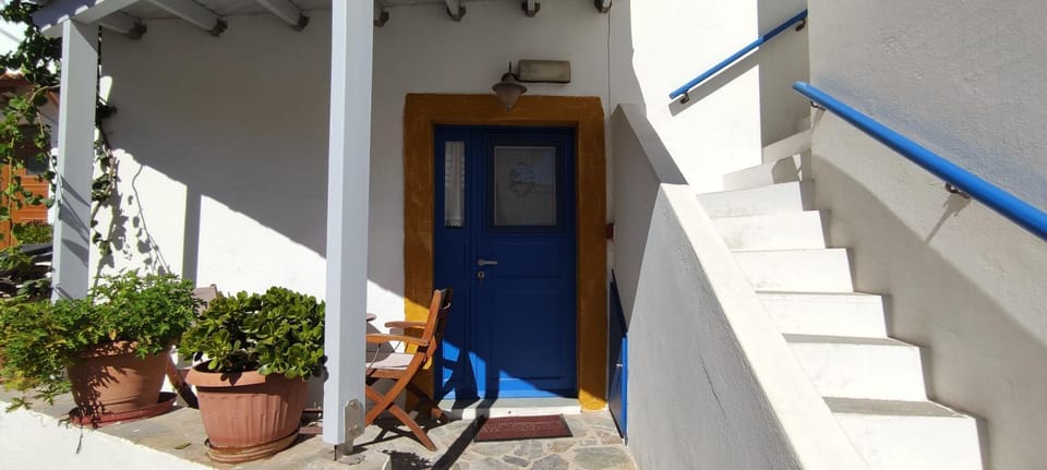 Porphyra Bed and Breakfast in Islands