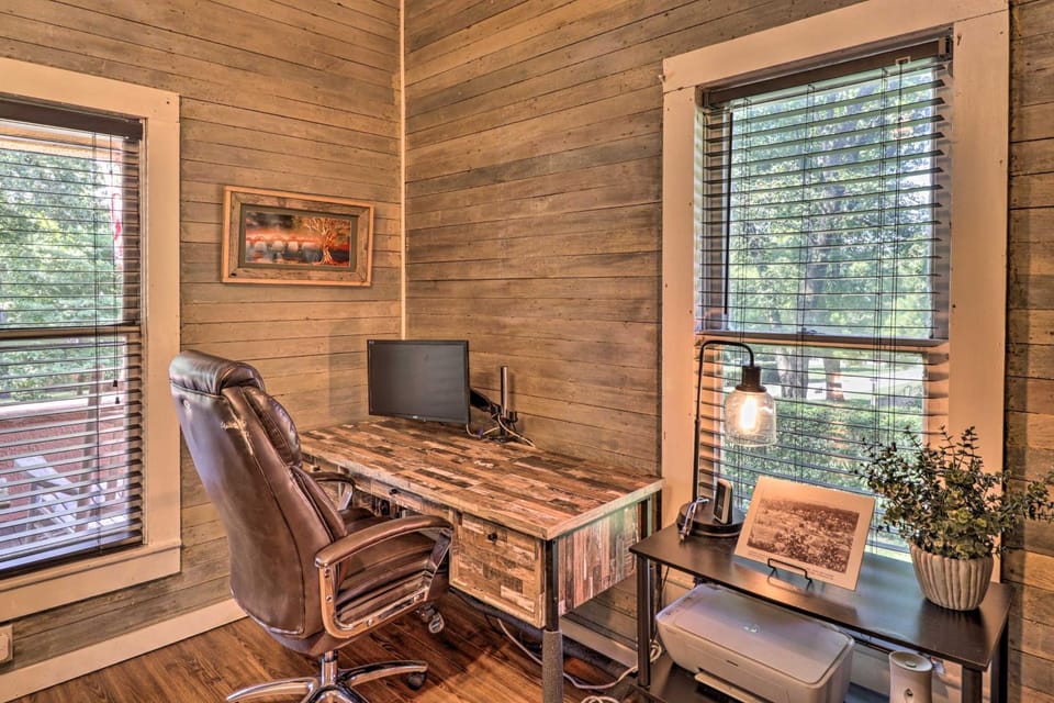 Country-Chic Cotter Home with Outdoor Living Space! House in Cotter