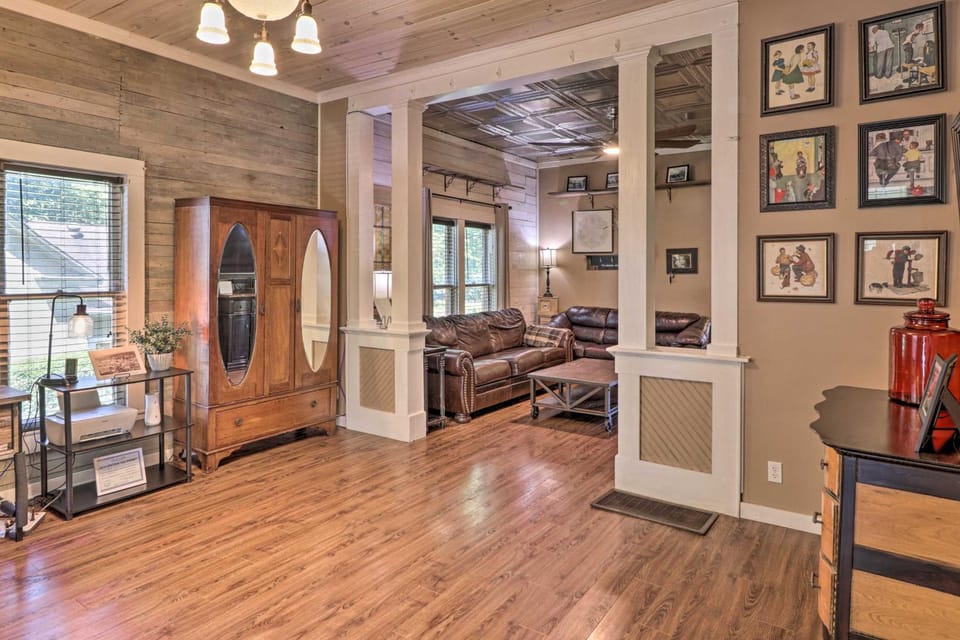 Country-Chic Cotter Home with Outdoor Living Space! House in Cotter