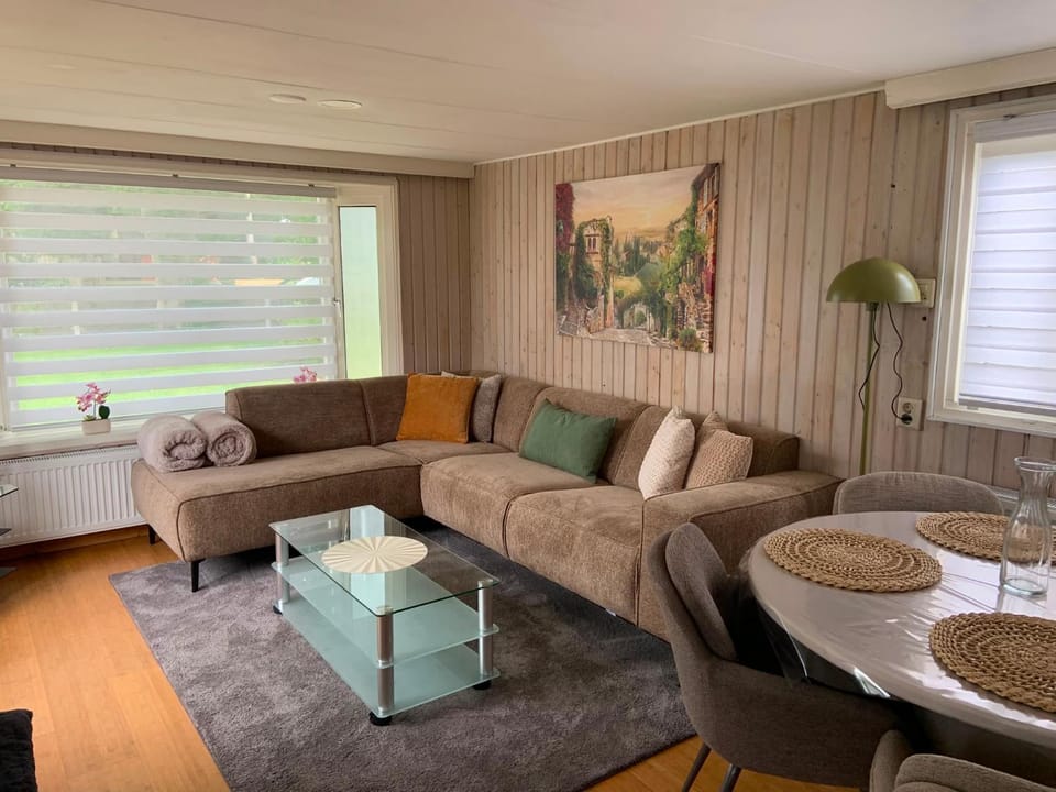 Holiday-Chalet Westenwind 4p. Amsterdam & Beach House in North Holland (province)