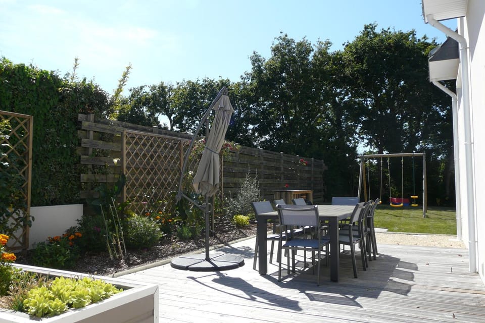 BBQ facilities, Balcony/Terrace, Dining area, Garden view