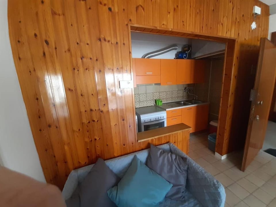 Kitchen or kitchenette, oven, stove